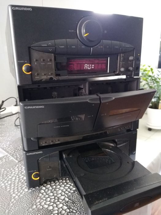 Wieża Grundig bez kolumn.