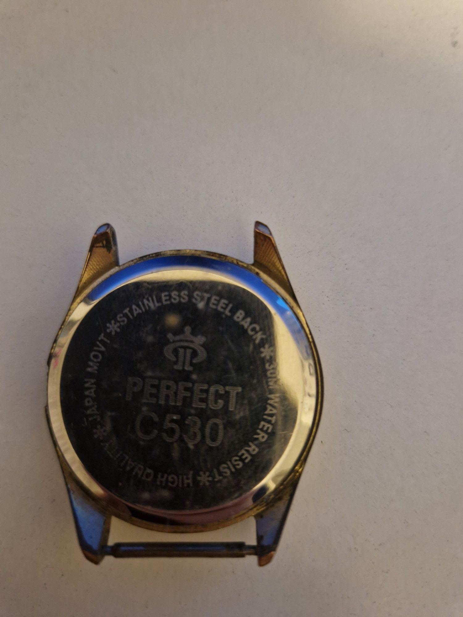 koperta starego zegarka firmy Perfect
