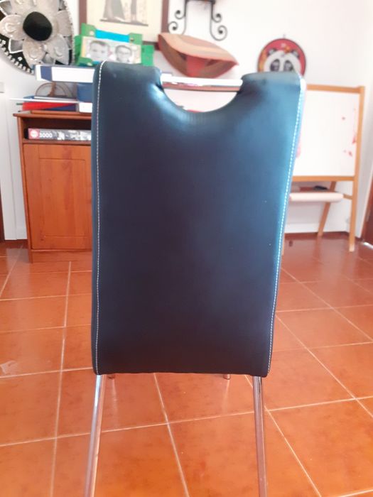 Cadeiras em pele Sintética
