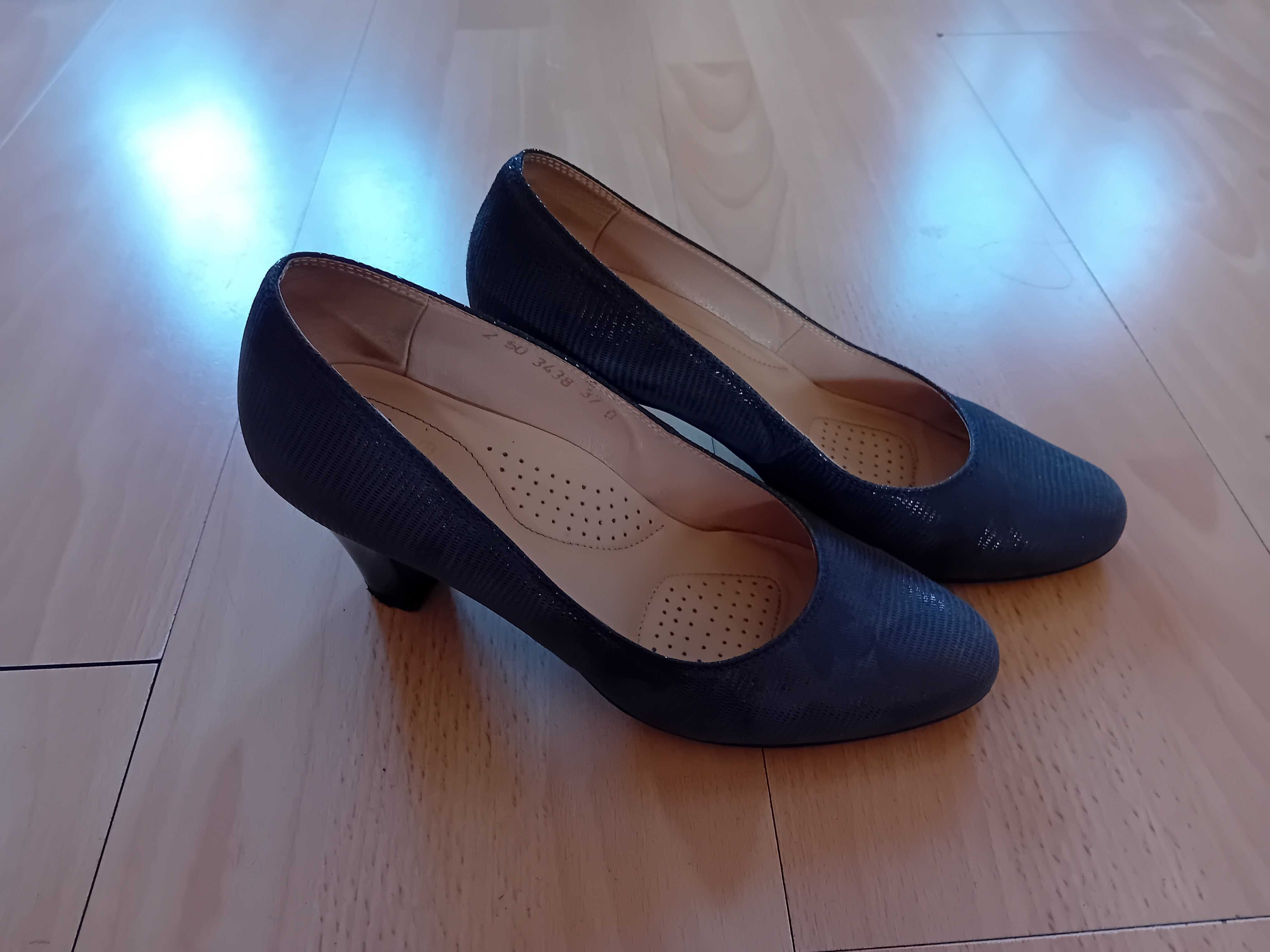 Buty damskie ze skóry r. 37/38.