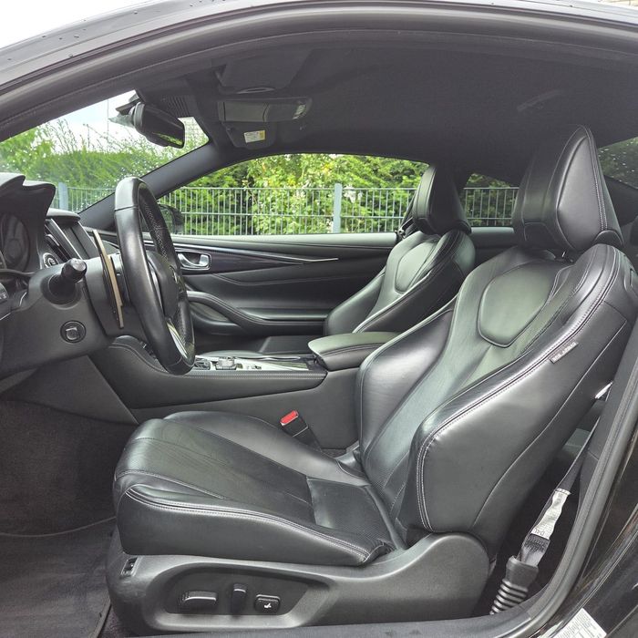 Samochód Infinity q60
