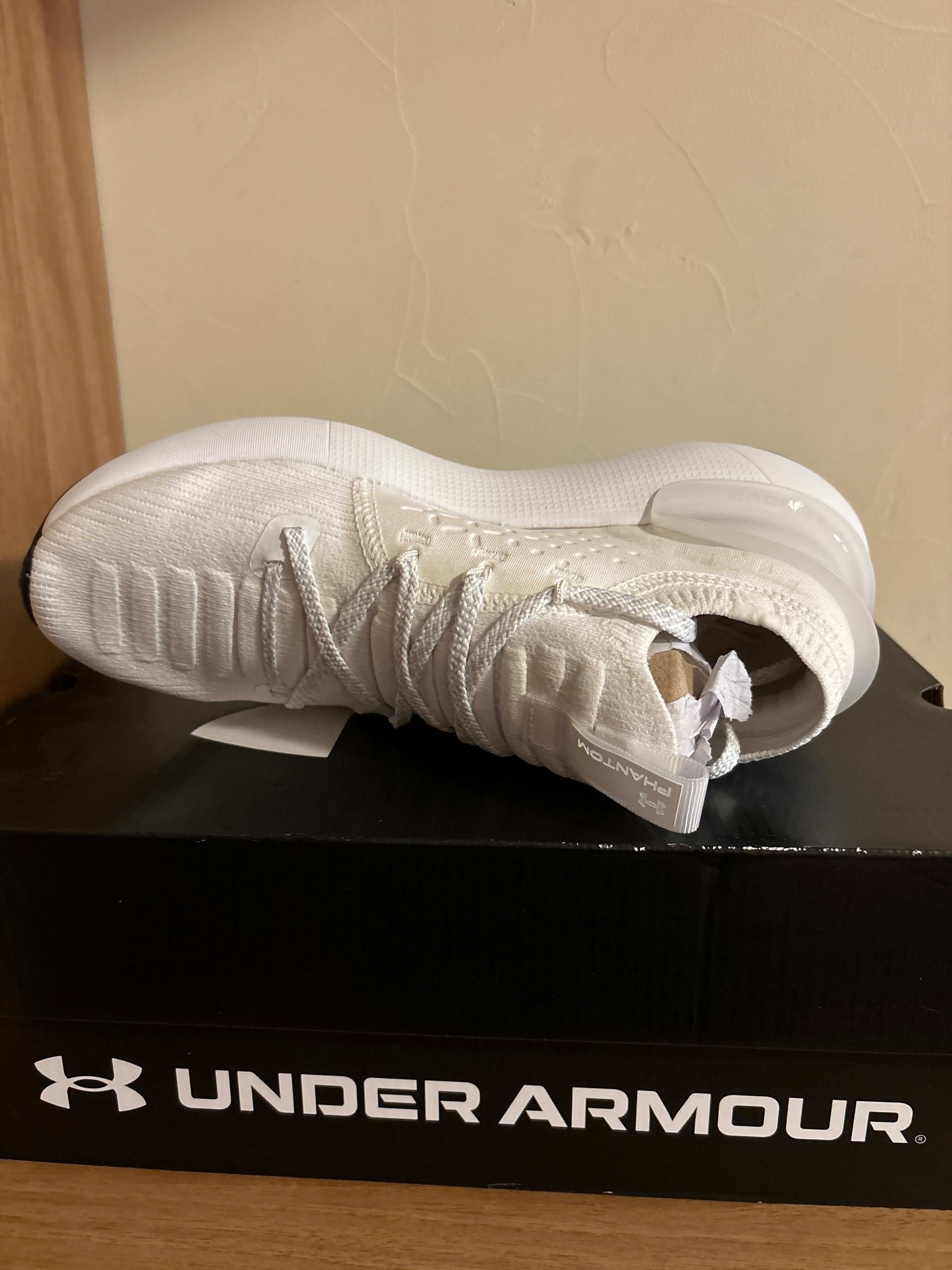 Кроссовки унисекс Under Armour