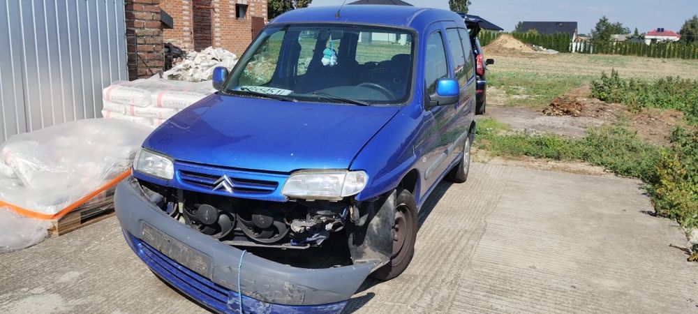 Citroen Berlingo 2000rok, uszkodzony, do przewozu osób na wózku
