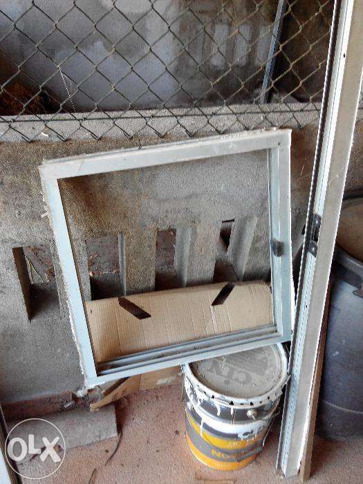 Porta e Janela de Alumínio - Remodelações - Obras