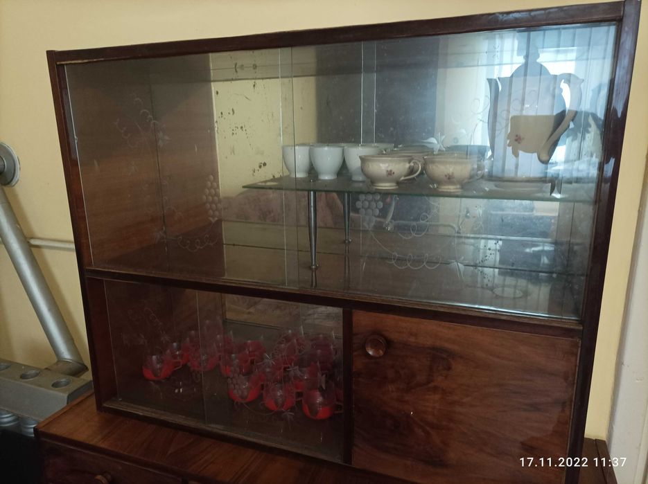 Sprzedam KREDENS pokojowy z lat 80