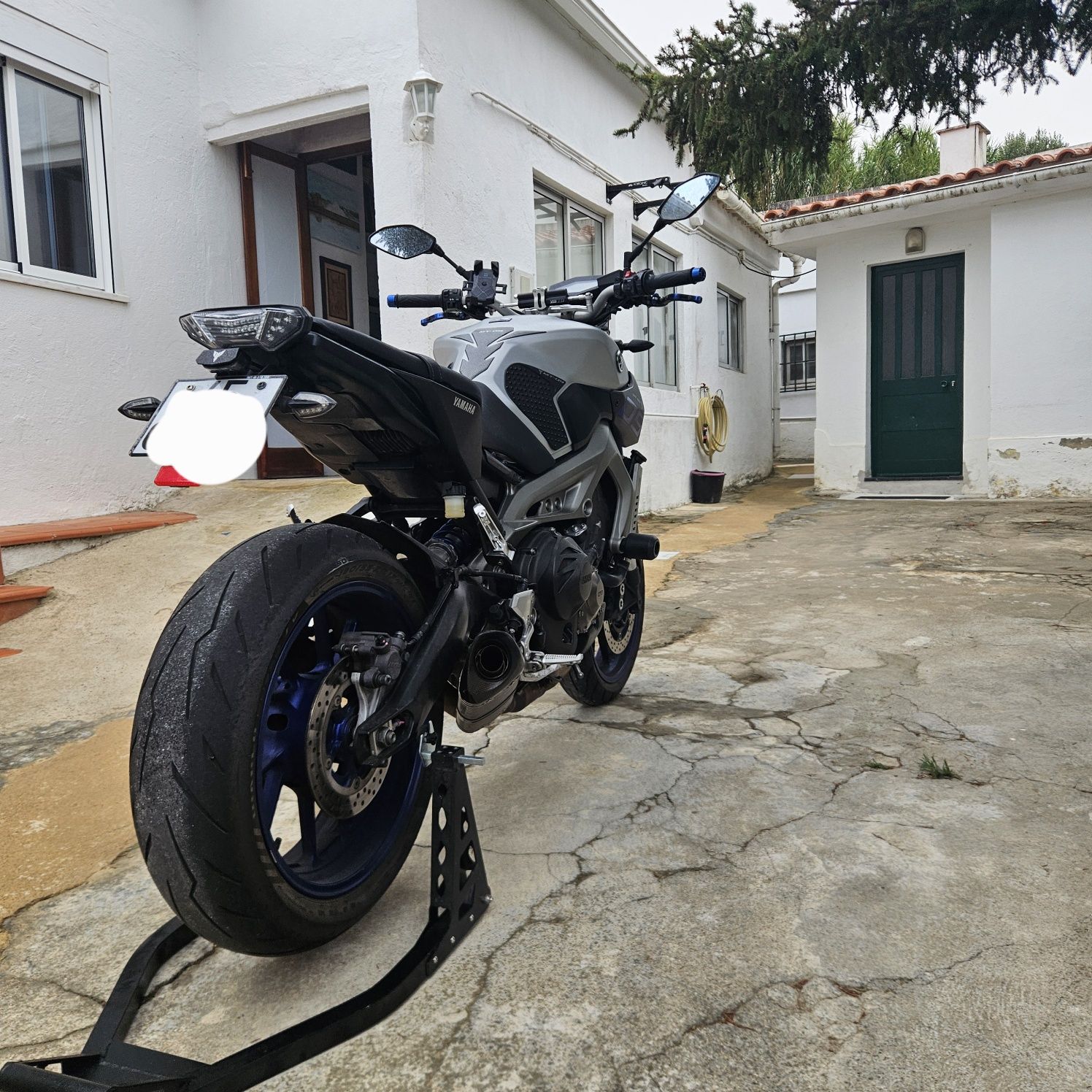 Yamaha MT-09 de 2015 - Ótimo Estado