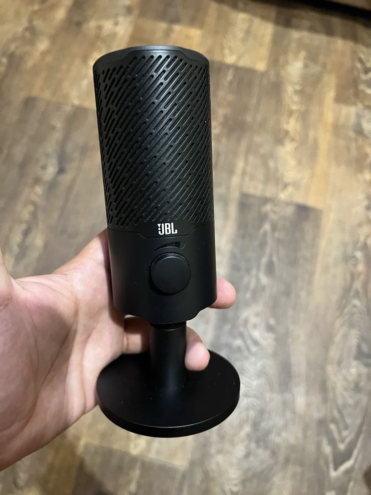 Микрофон JBL Quantum Stream новий