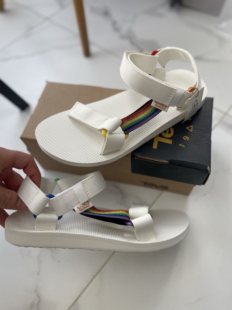 Продам сандалі Teva Original Universal Pride