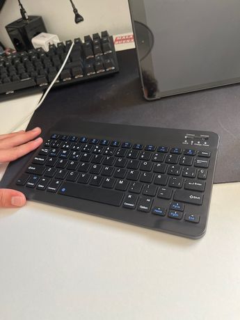 Bluetooth-клавиатура для планшета