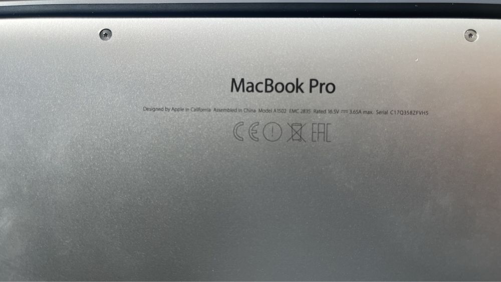 Macbook pro 13” - 2,7gHz core i5 - 8Gb DDR3 - 2015