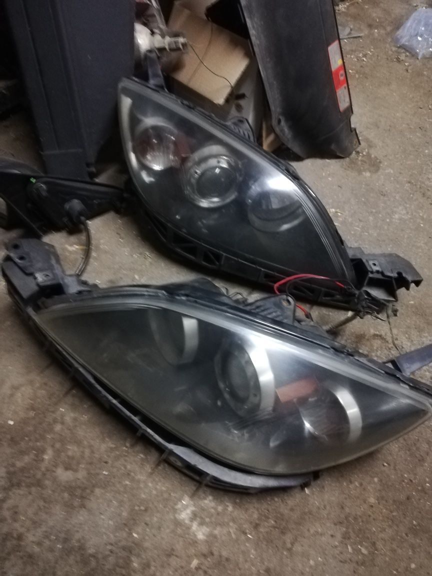 Lampy przód Mazda 3 europa