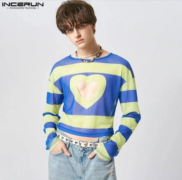 Чоловічий топ з вирізом