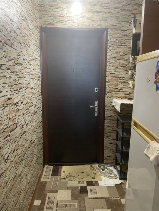 Продам гостинку с балконом 28м2 в индустриальном р-не