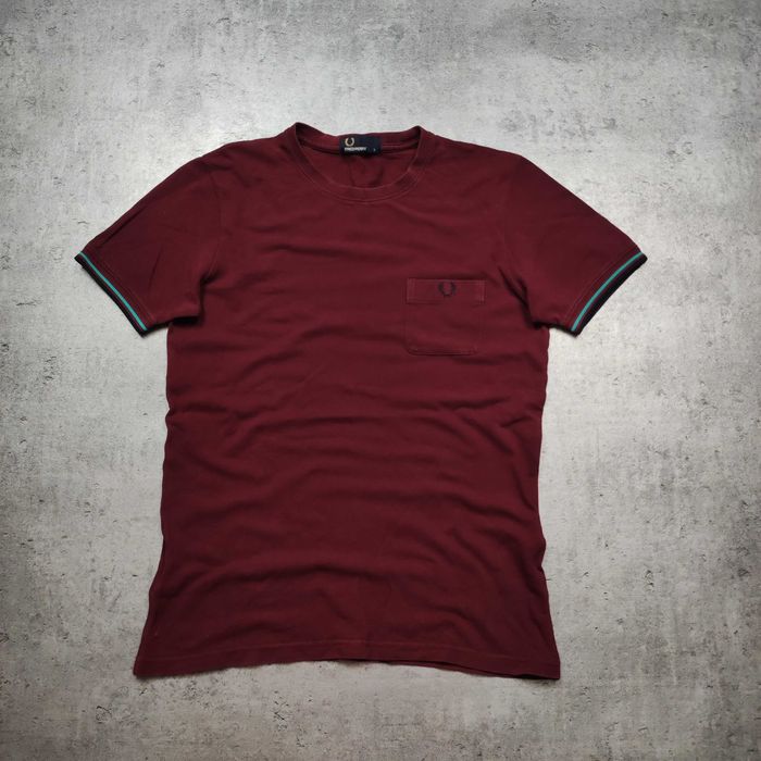 MĘSKA PREMIUM Koszulka Casuals Fred Perry Bordowa Kieszonka Bawełna