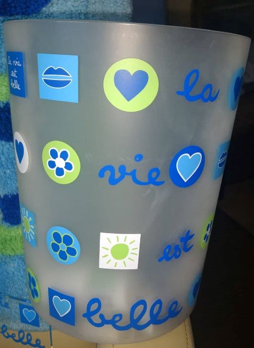 14 Peças Decoração WC Marca "La Vie est Belle" Azul/Verde - IMPECÁVEIS