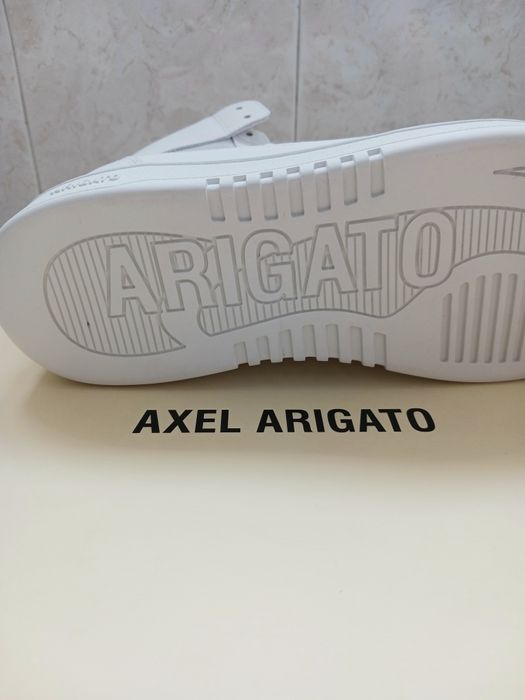 Botas Novas Axel Arigato