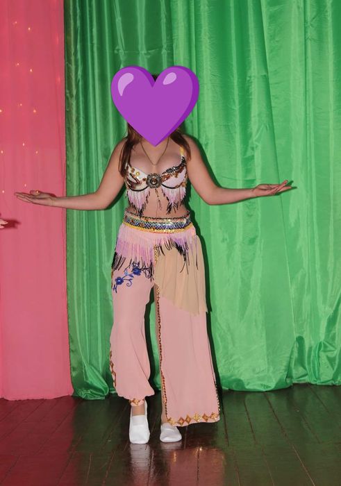 Східні танці. Восточні костюми. Костюм для східних танців