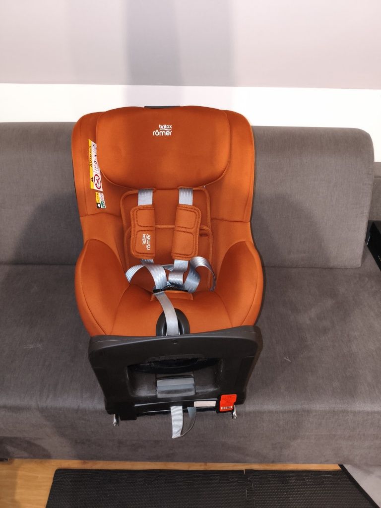 Fotelik Britax romer dualfix m i size.
