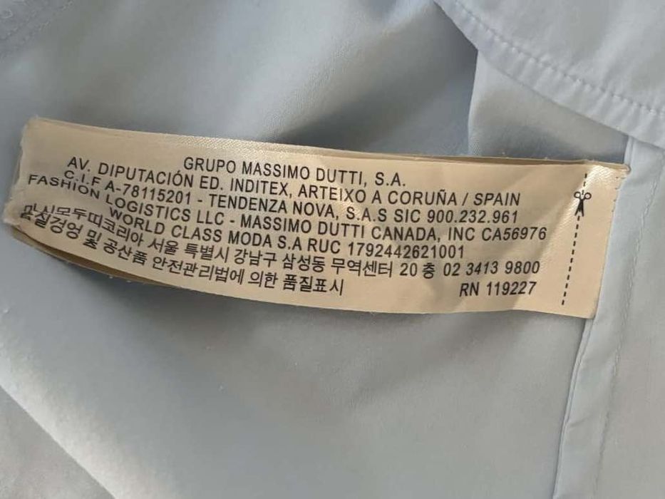 Massimo Dutti koszula damska L/XL
rozmiar XL 
kolor:błękitny 
Stan:bar