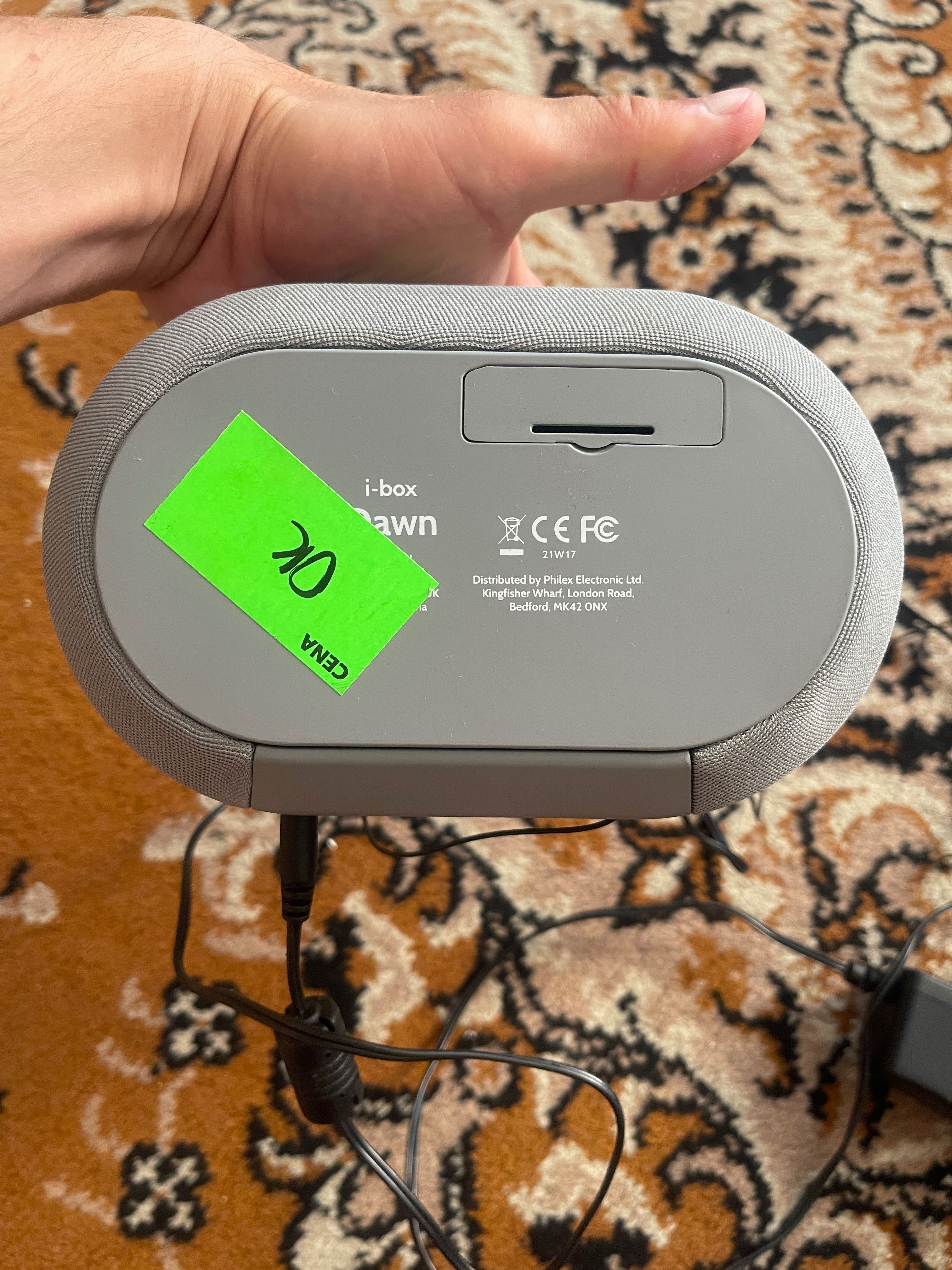 i-box Dawn 79224 FM Clock Radio with Bluetooth Wireless Charging