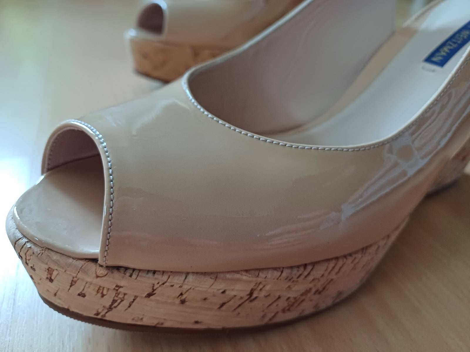 Buty na koturnie Stuart Weitzman