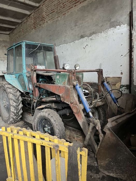 ЮМЗ з погрузчиком Кун