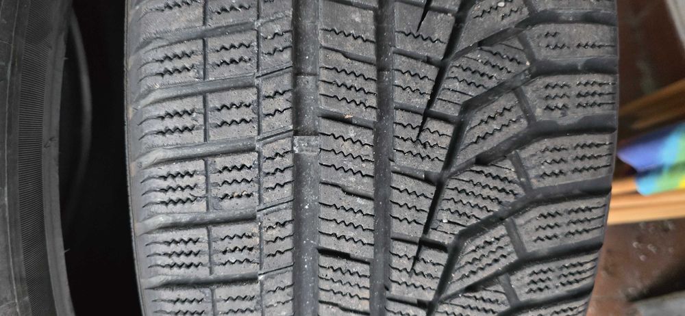 Opony zimowe Hankook 235/40/19