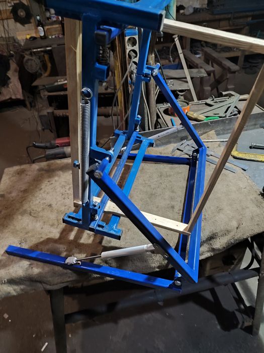 Універсальний кондуктор для збивання бджолиних рамок...