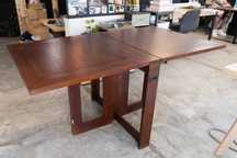 Mesa de Madeira para 6 pessoas