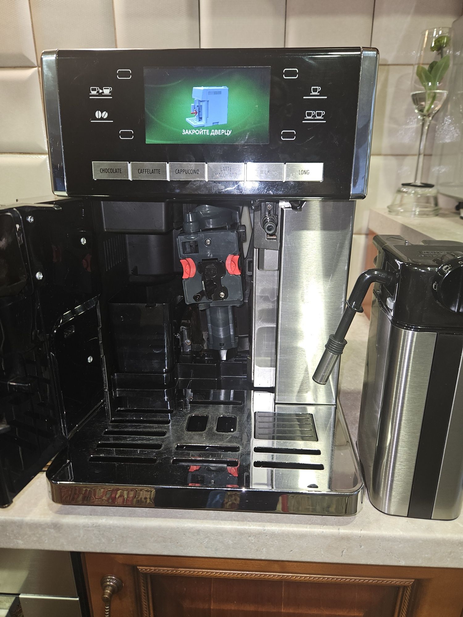 Кавомашина Delonghi PrimaDonna 6900 Італія