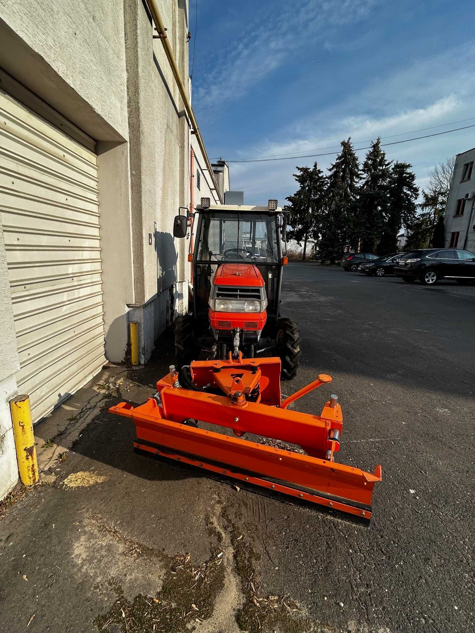 Mini traktor KUBOTA GL25D i pług śnieżny