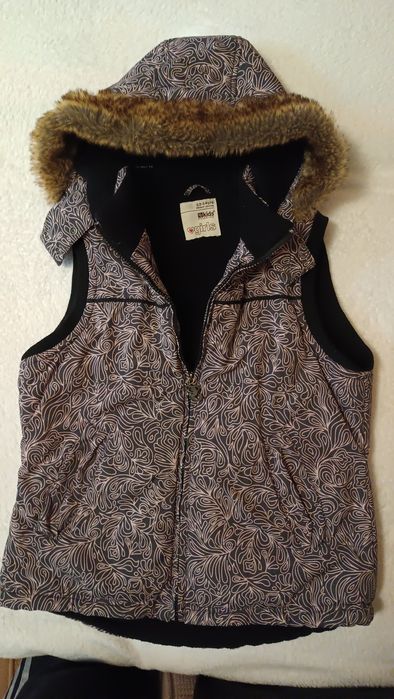 Reserved bezrękawnik 164