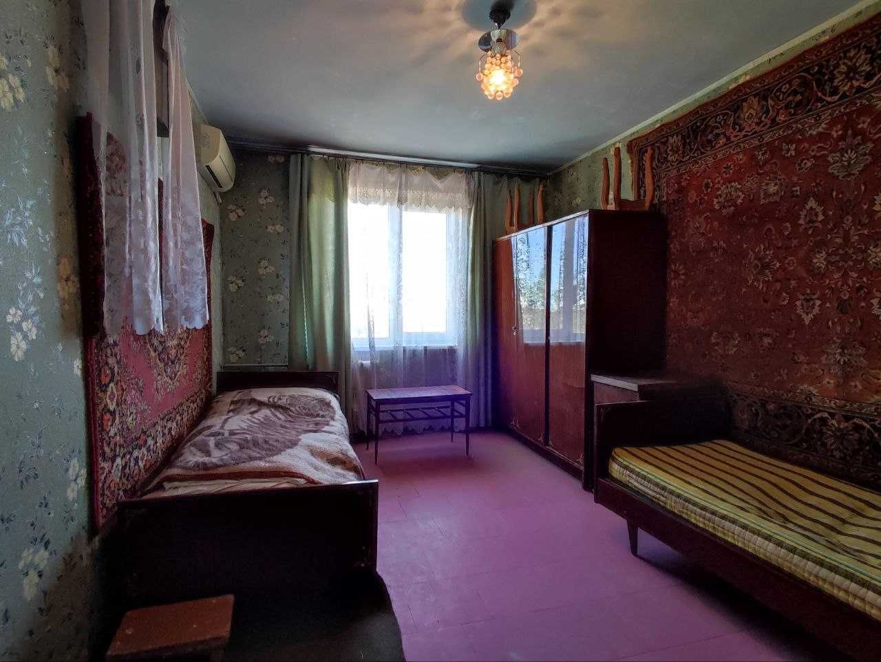 4- кімн. в центрі пр. Миру з чудовим видом на місто. Документи готові.