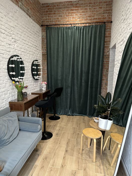 Оренда (комунальні включено) робоче місце для бровиста візажиста