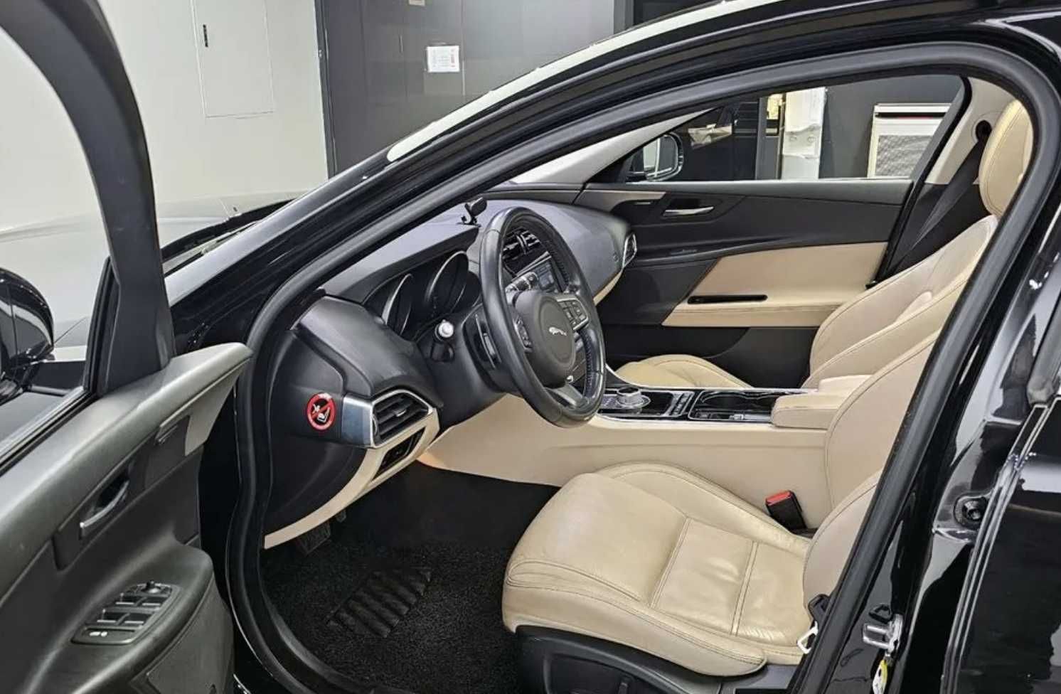 Jaguar XE 2.0d  Ягуар ХЕ 2,0д