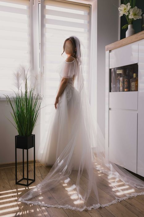 Suknia ślubna z salonu GRACJA + welon