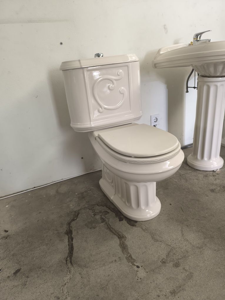 Conjunto loiças WC com torneiras