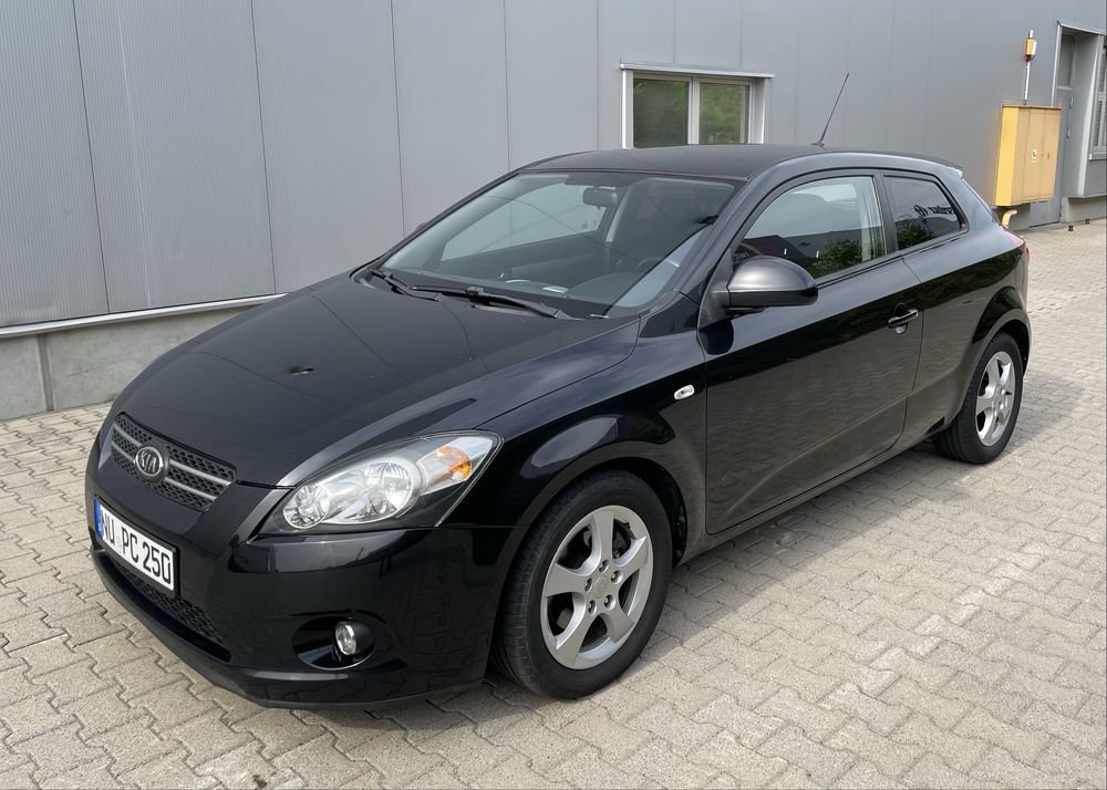 Kia Ceed  2.0 CRDI  140 KM