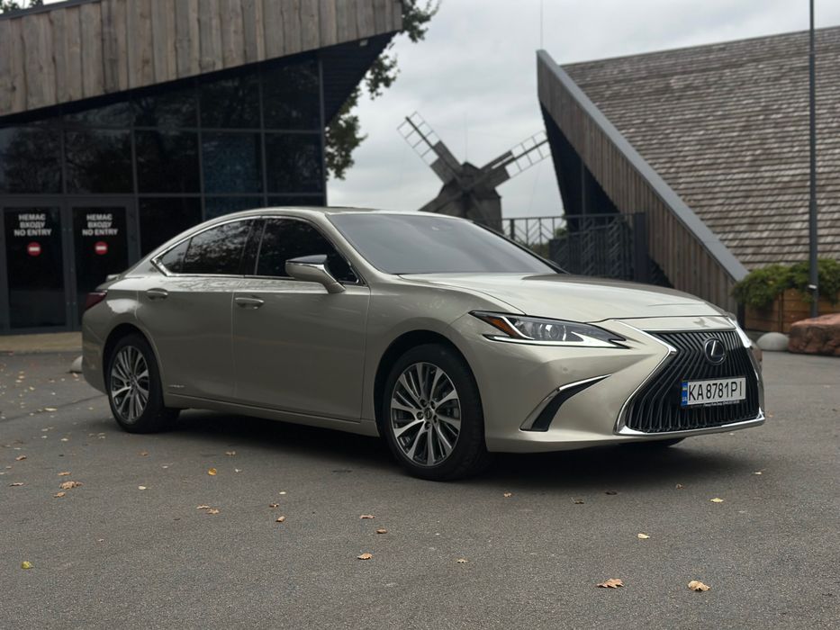 Продам Lexus ES 300 гибрид