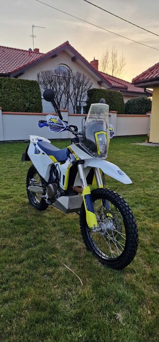 Husqvarna 701 Enduro – Bogato doposażona, gotowa na sezon.