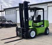 Clark CDP 40 4Tony Perkins Diesel z NIEMIEC