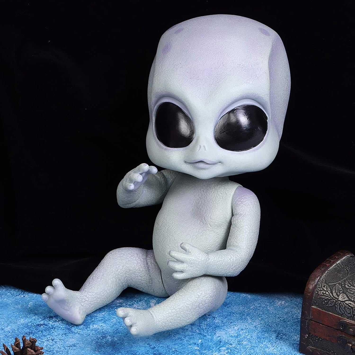 Lalka kosmita dla dzieci (obcy) 35 cm Alien B65