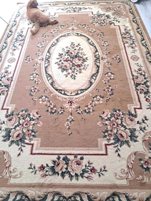 Продам килим у гарному стані