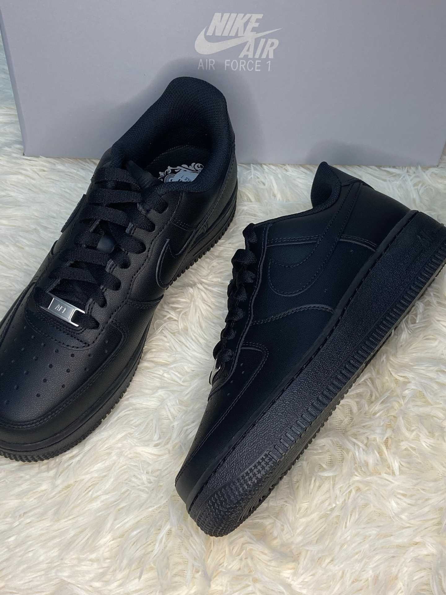 Nike Air Force 1 Low '07 Black R.41