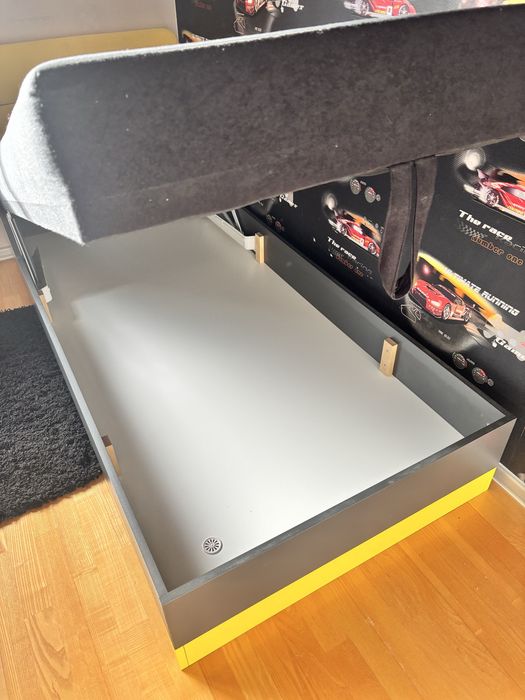 Łóżko dziecięce dla chłopca 90x200 z materacem