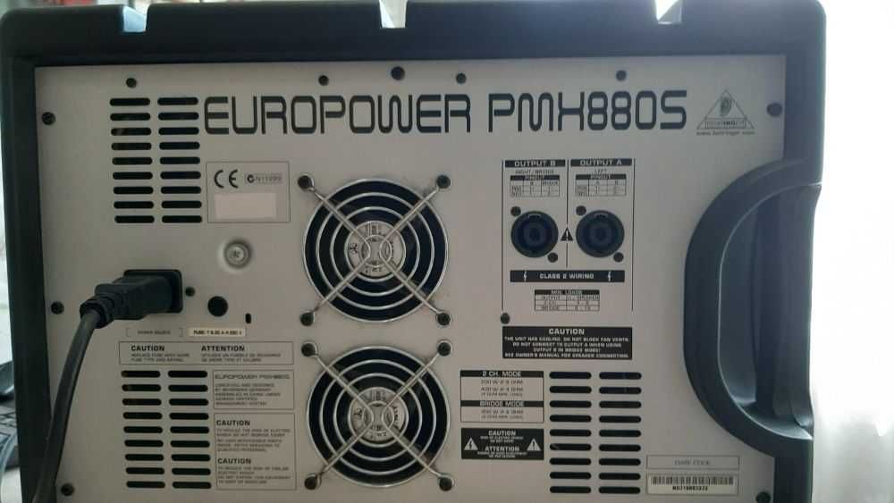Продам активный микшерный пульт Behringer Europower PMH880S