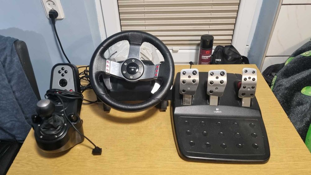 Kierownica  LOGITECH G27 + pedały + shifter + okablowanie