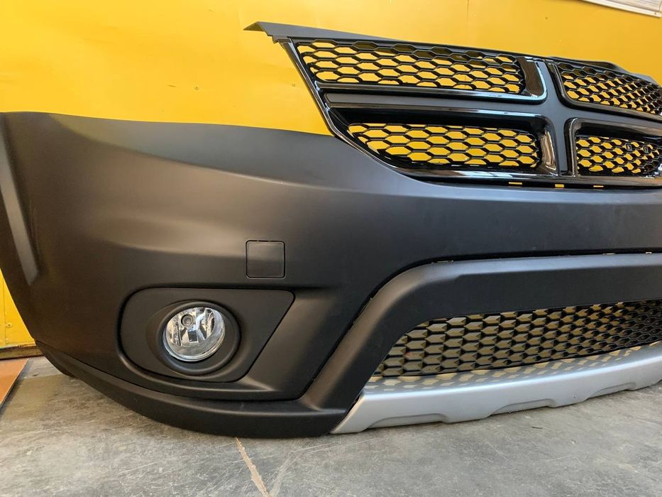 Dodge Journey бампер в сборе Sxt джорней