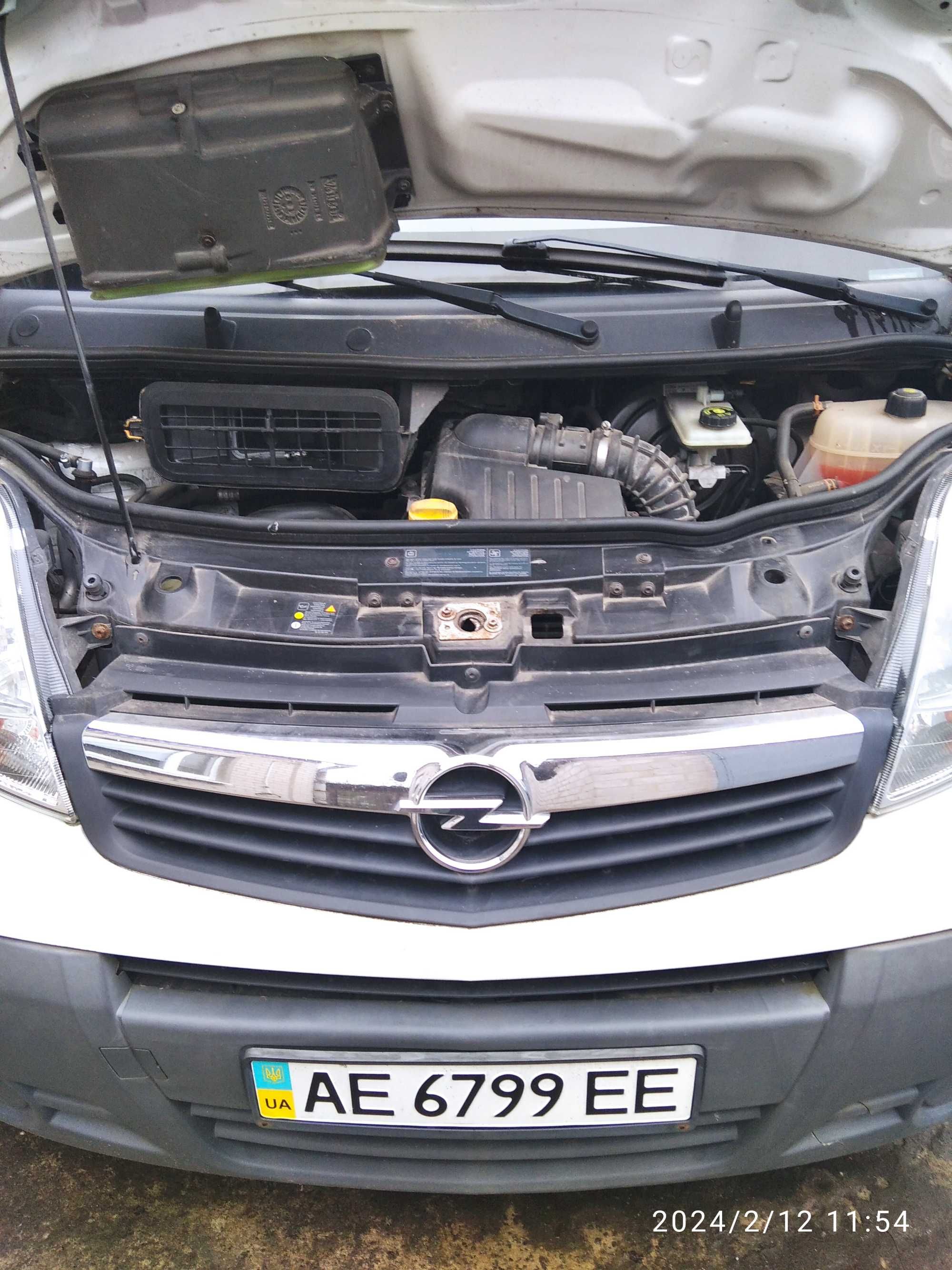 Opel Vivaro 2010 р. 2.0 л. вантажный