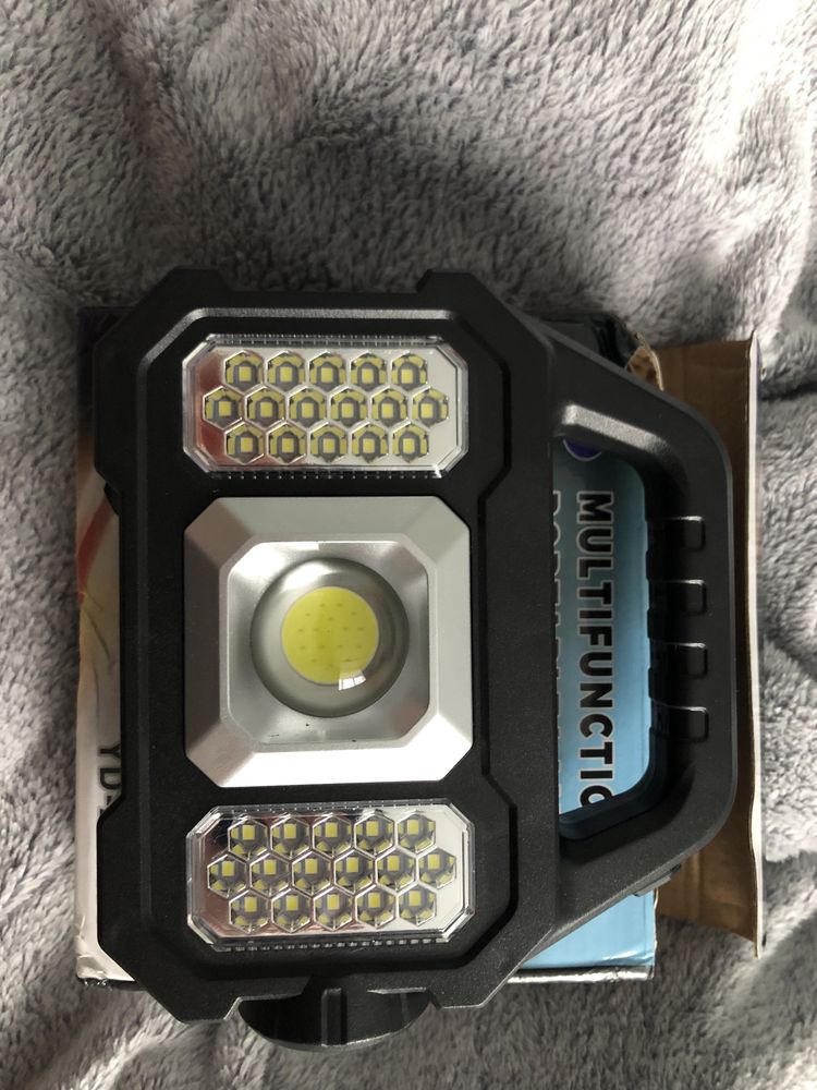 LED ліхтарик з акумулятором